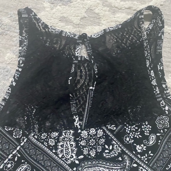 Iz Byer tank top black and white print sleeveless top with lace yoke size S EUC - Picture 4 of 7